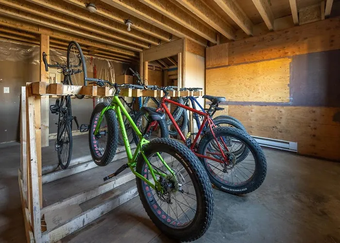 The Raging Elk Adventure Lodging