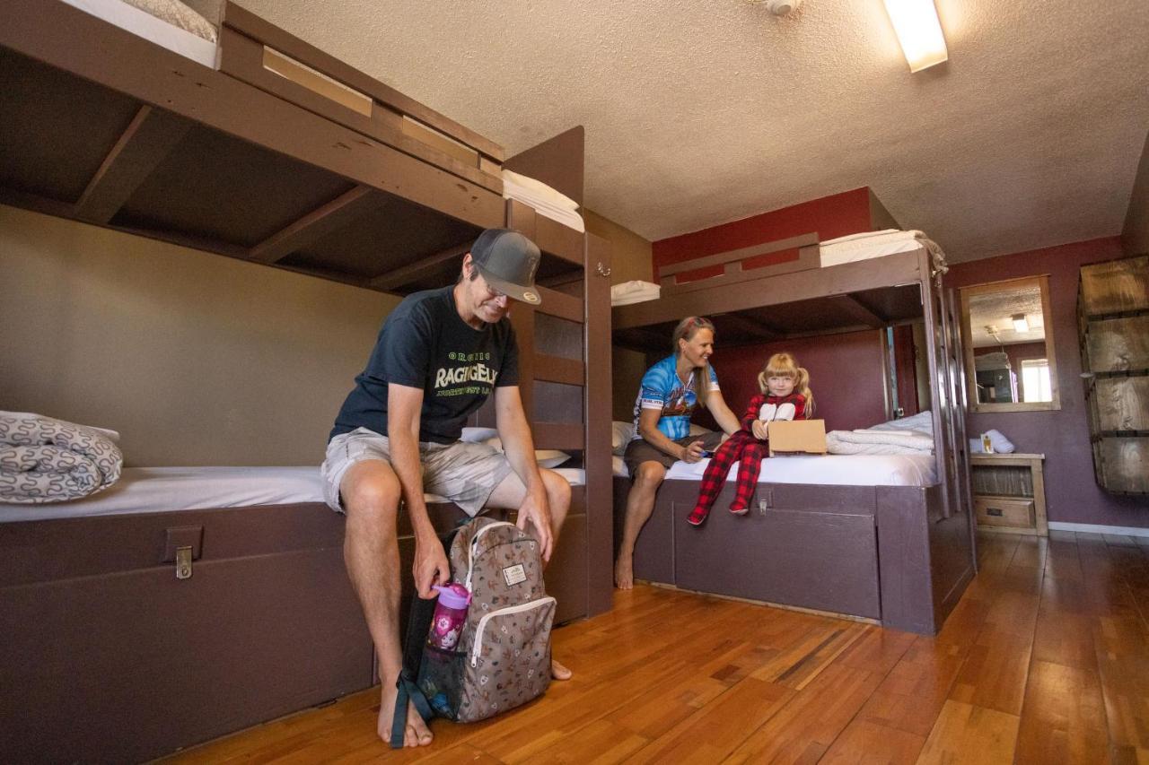 The Raging Elk Adventure Capsule hotel 2*