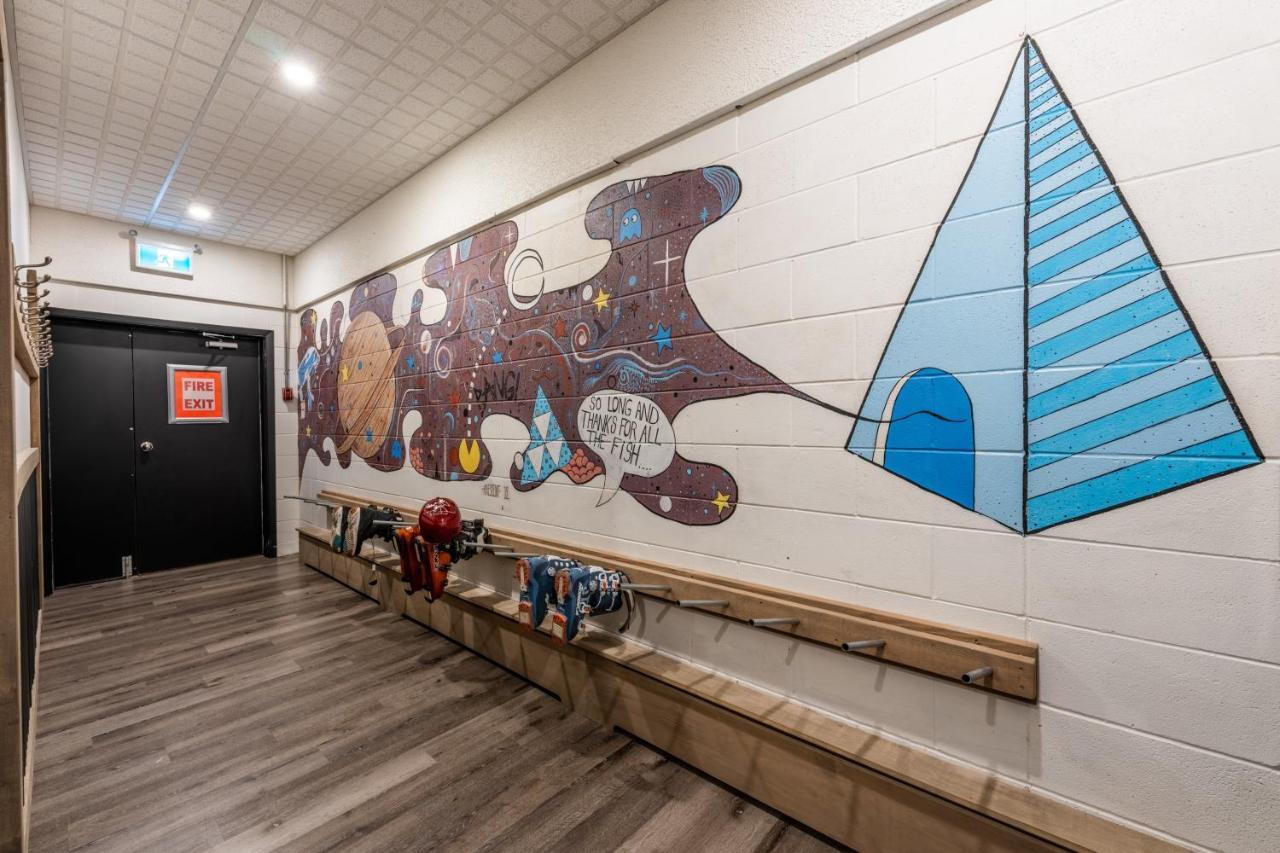 Capsule hotel The Raging Elk Adventure Fernie
