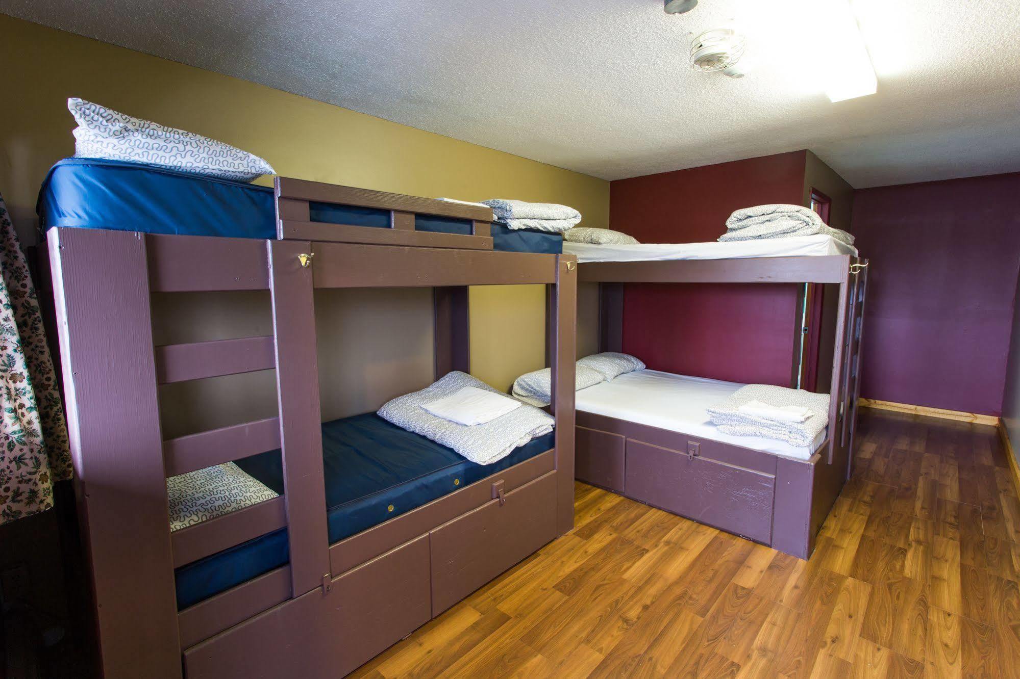The Raging Elk Adventure Capsule hotel Fernie