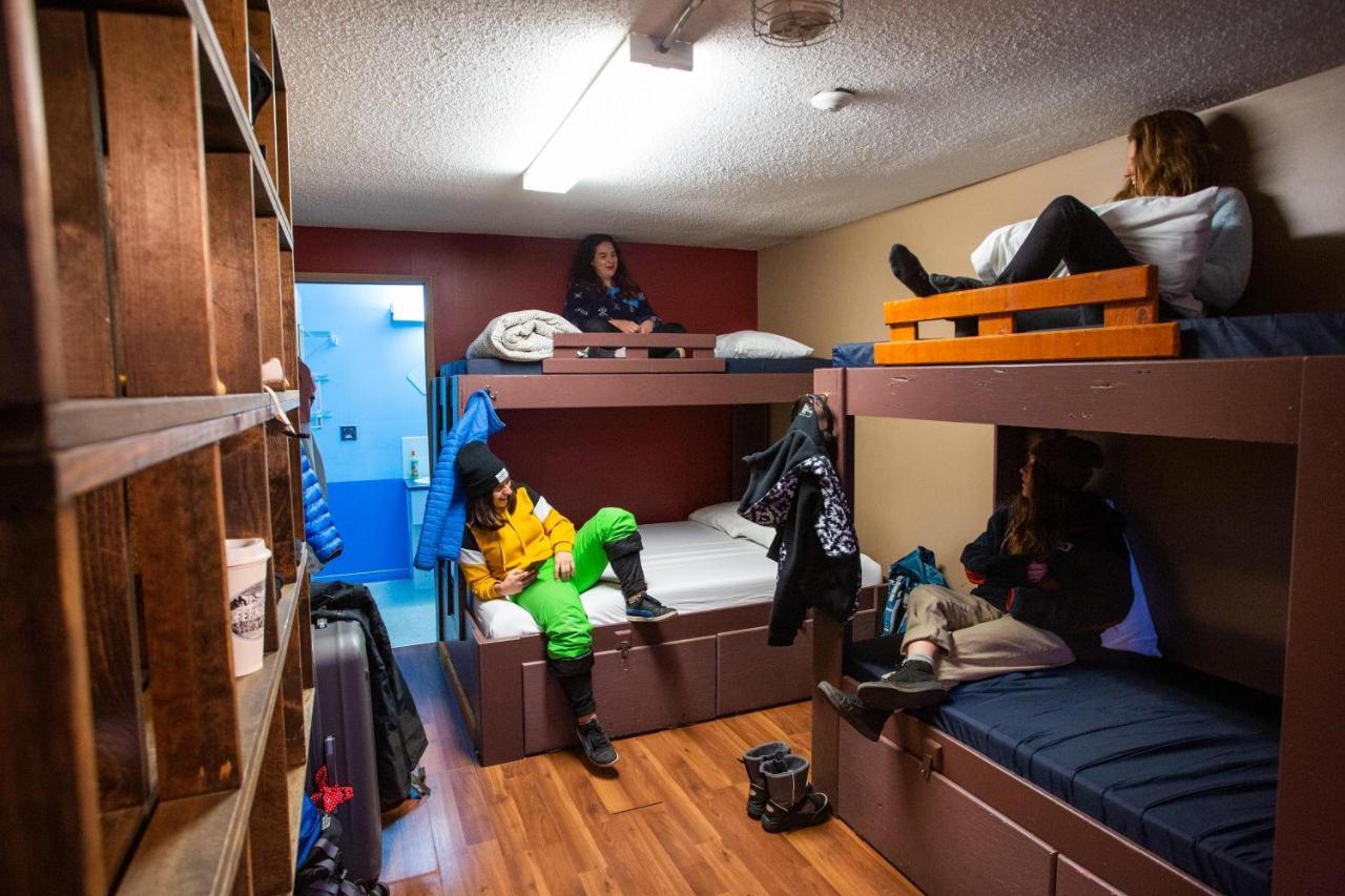 Capsule hotel The Raging Elk Adventure 2*